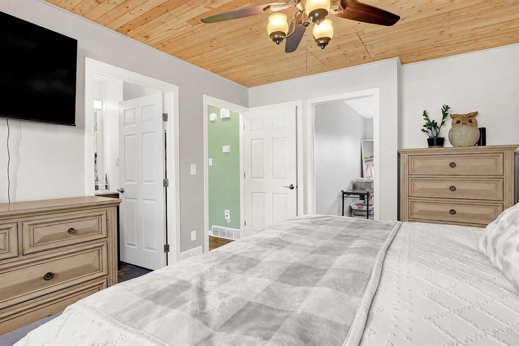 9238 111 Avenue  - Photo 16