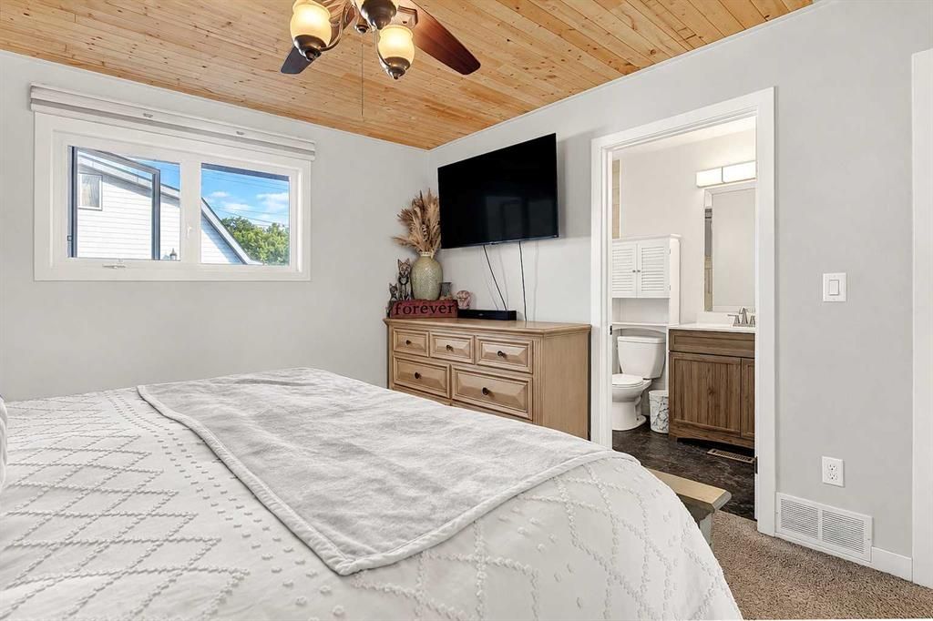 9238 111 Avenue  - Photo 17