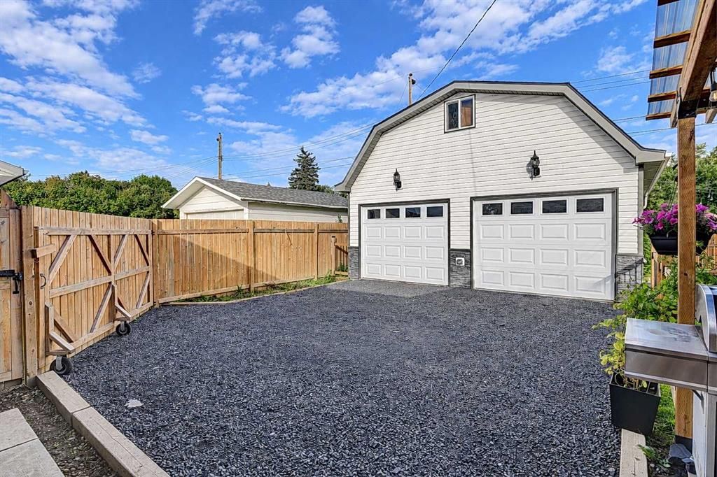 9238 111 Avenue  - Photo 37