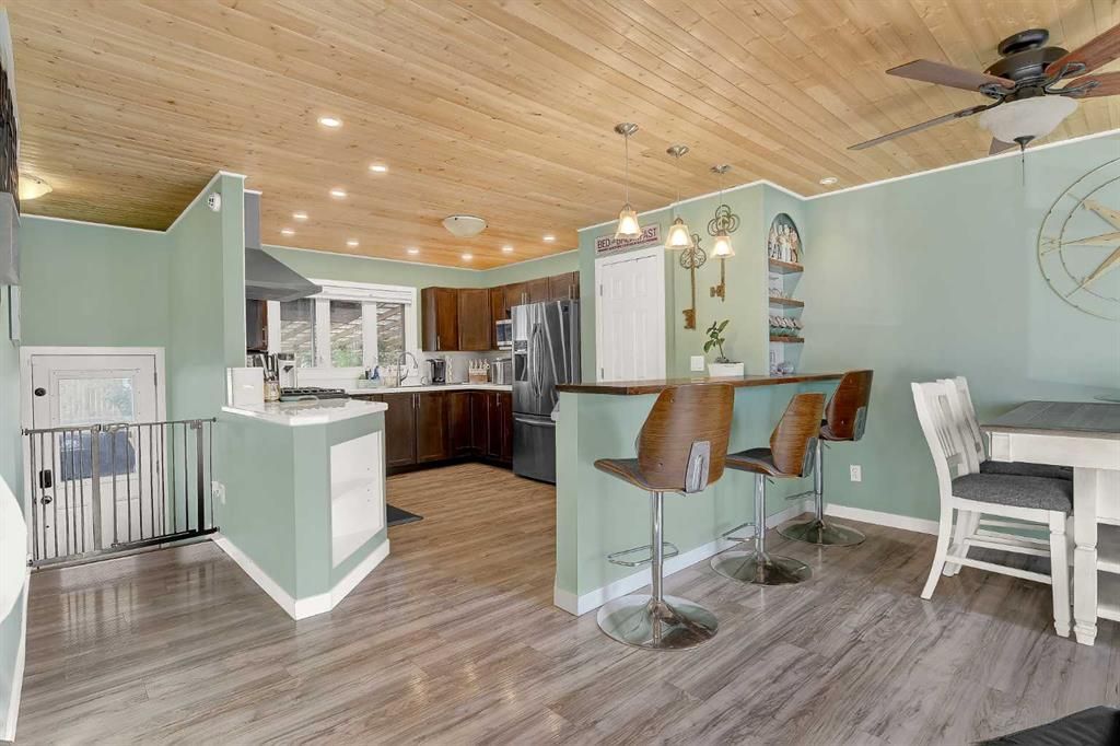 9238 111 Avenue  - Photo 3