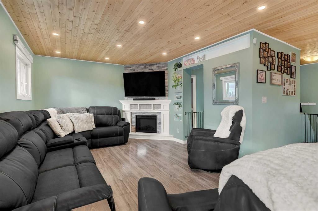 9238 111 Avenue  - Photo 4