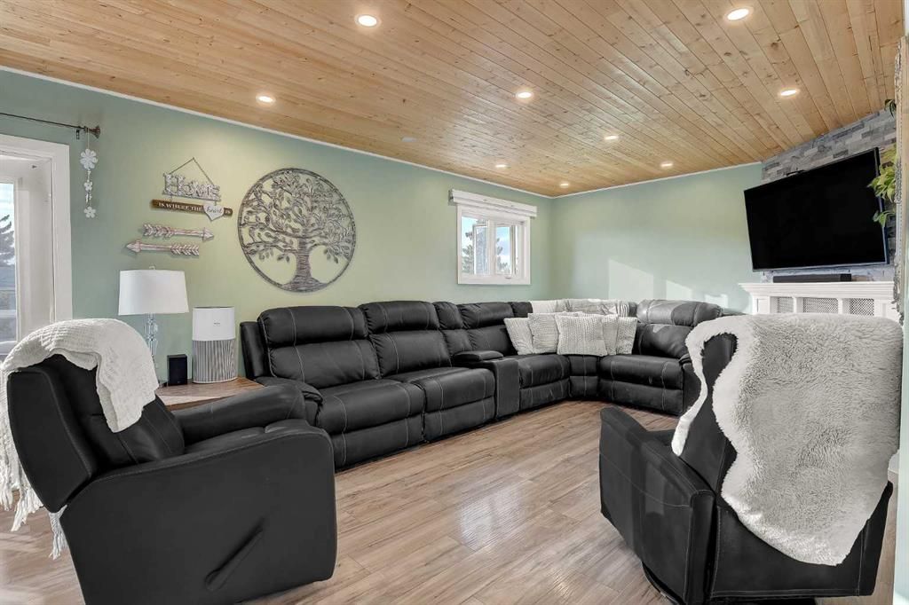 9238 111 Avenue  - Photo 5