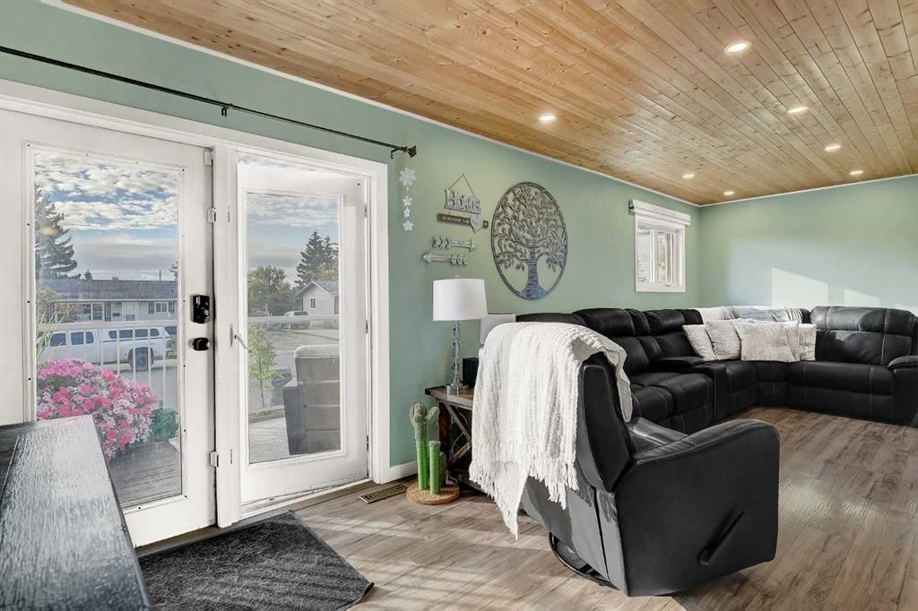 9238 111 Avenue  - Photo 8