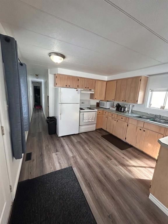 1107 7 AVENUE Avenue N - Photo 2
