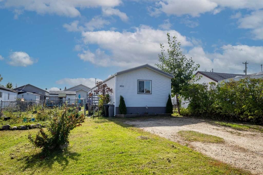 9711 103 Avenue  - Photo 1