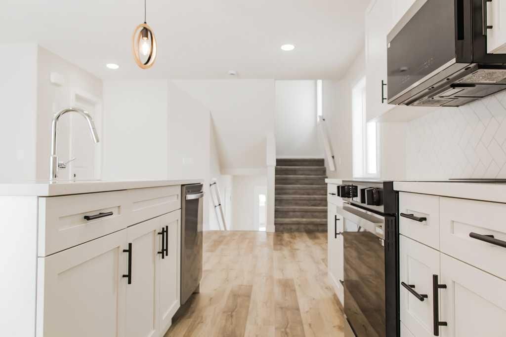 9524 114 Avenue  - Photo 2