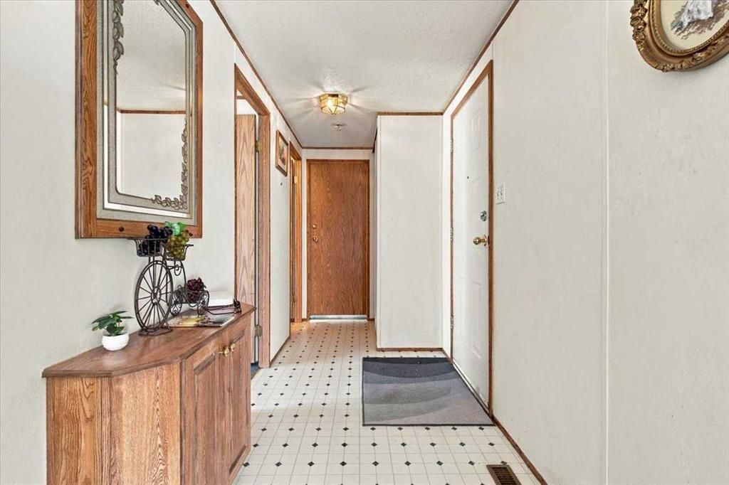 124 Clark Crescent - Photo 2