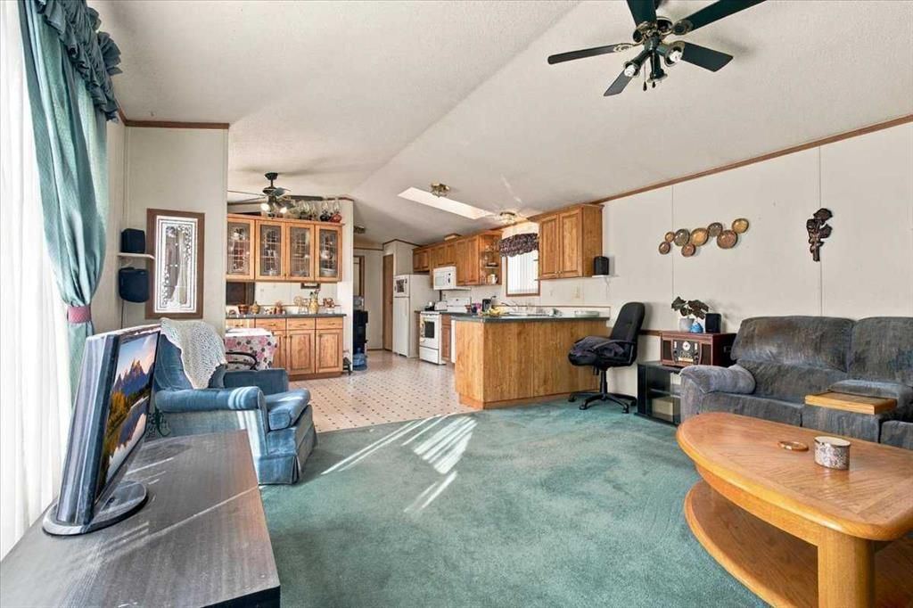 124 Clark Crescent - Photo 3
