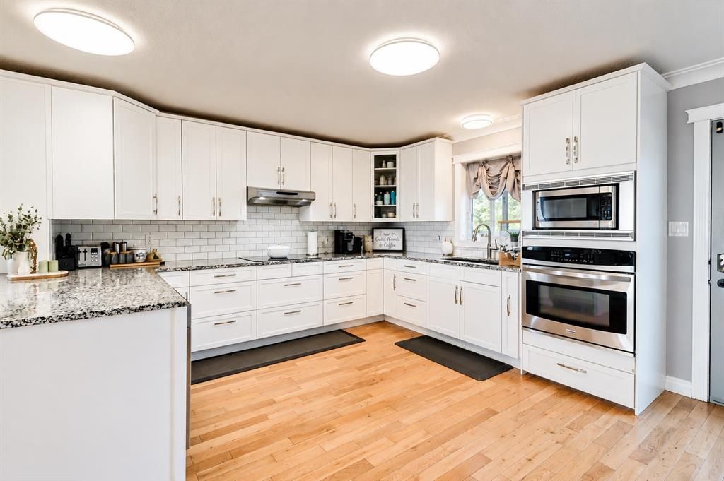 1101 Redlow Drive  - Photo 5