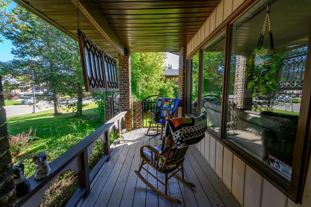 9905 75 Avenue  - Photo 3