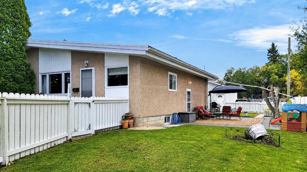 9908 86 Park Avenue - Photo 1