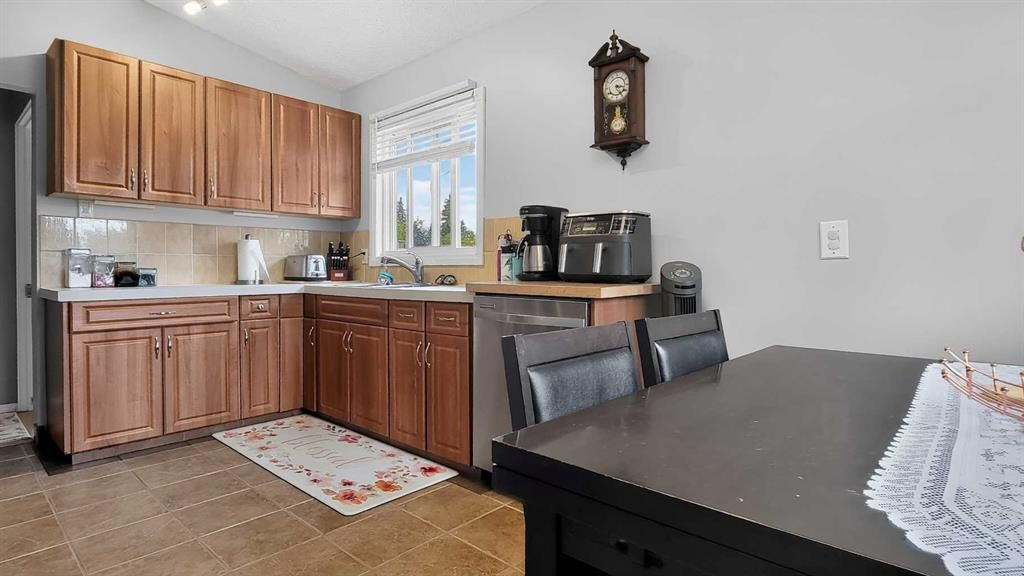 9908 86 Park Avenue  - Photo 10