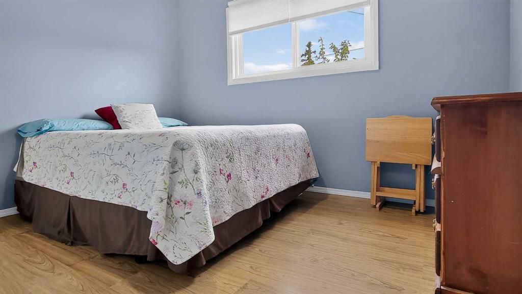 9908 86 Park Avenue  - Photo 18