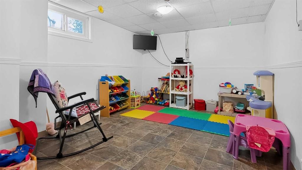 9908 86 Park Avenue  - Photo 21