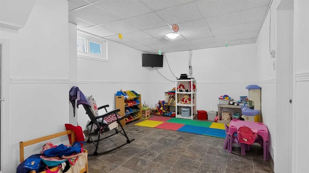 9908 86 Park Avenue  - Photo 22