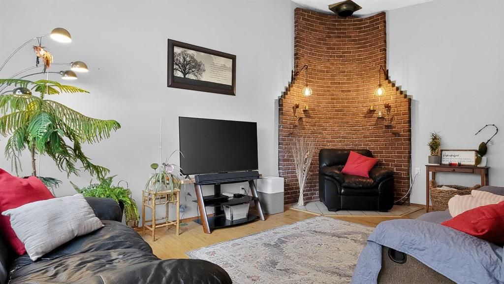 9908 86 Park Avenue  - Photo 5