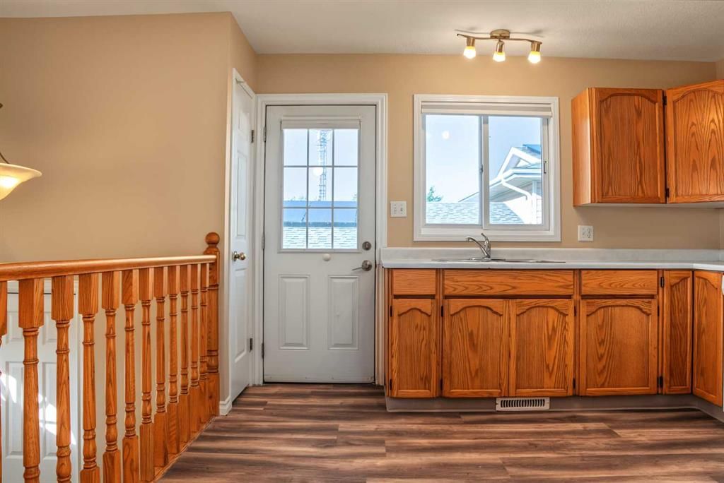 10613 91A Street  - Photo 12