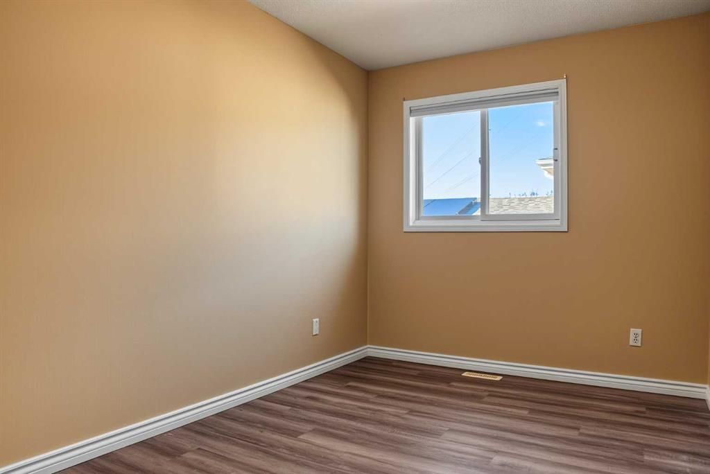 10613 91A Street  - Photo 18