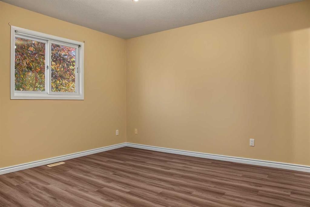 10613 91A Street  - Photo 19