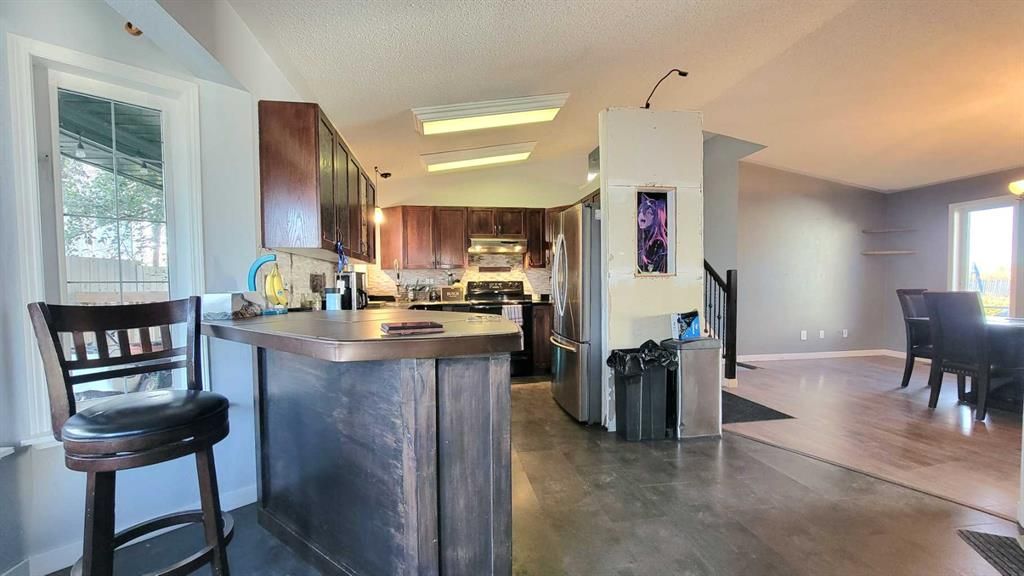 9810 102 Avenue - Photo 3