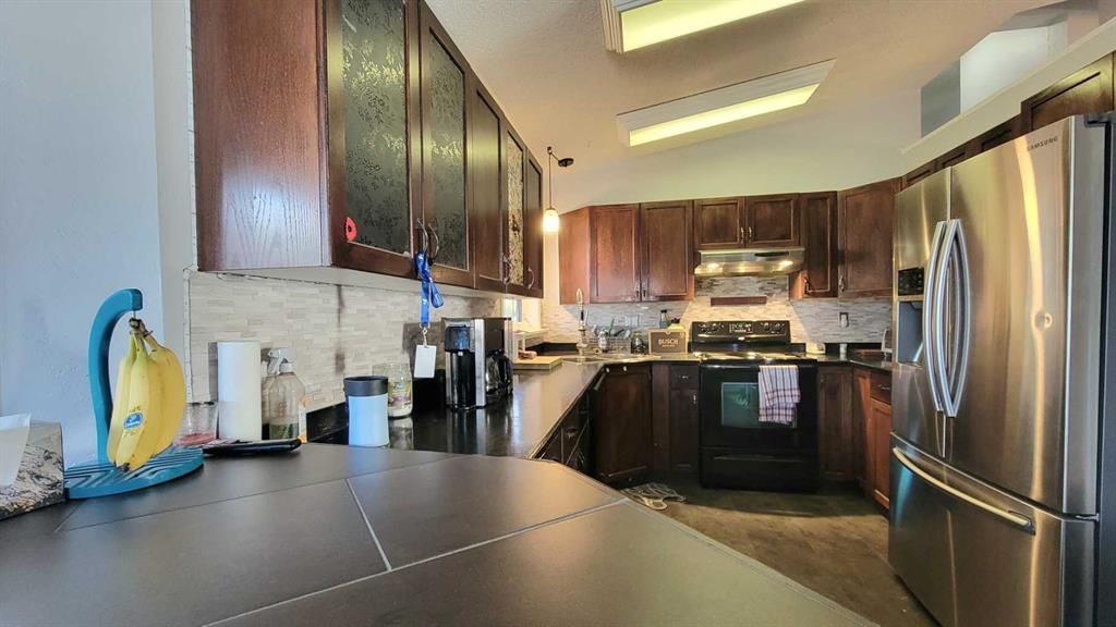 9810 102 Avenue  - Photo 5
