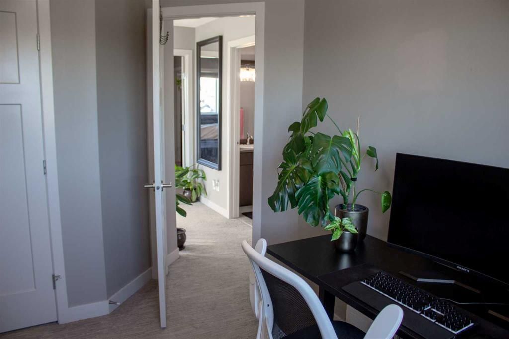 9402 88 Street  - Photo 20