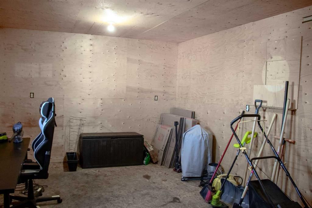 9402 88 Street  - Photo 26