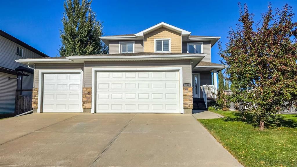 10821 60A Avenue  - Photo 1