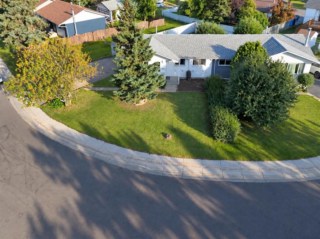 9313 111 Avenue  - Photo 32