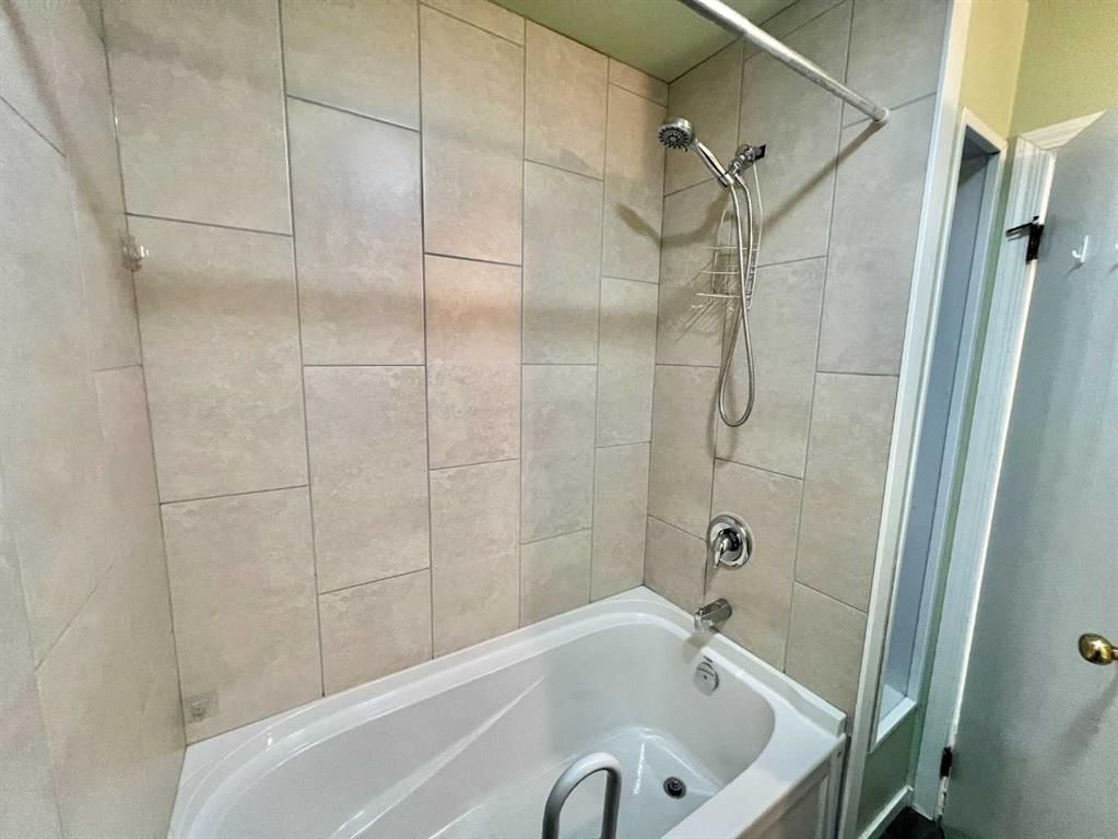 8111 94 Street  - Photo 11