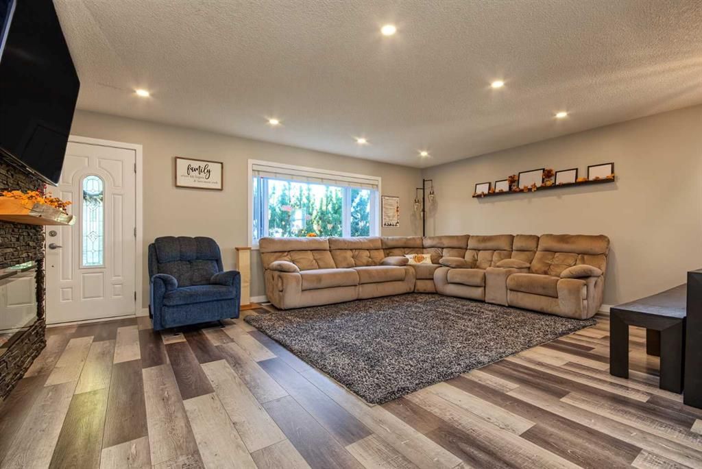 7633 97A Street  - Photo 12