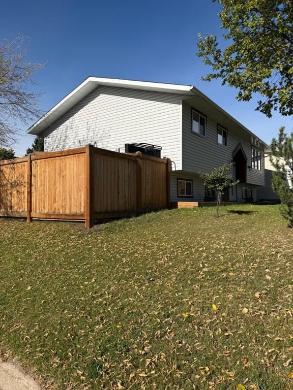 11104 92A Street  - Photo 32