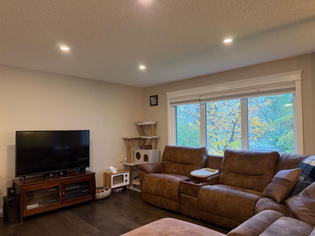 11104 92A Street  - Photo 8