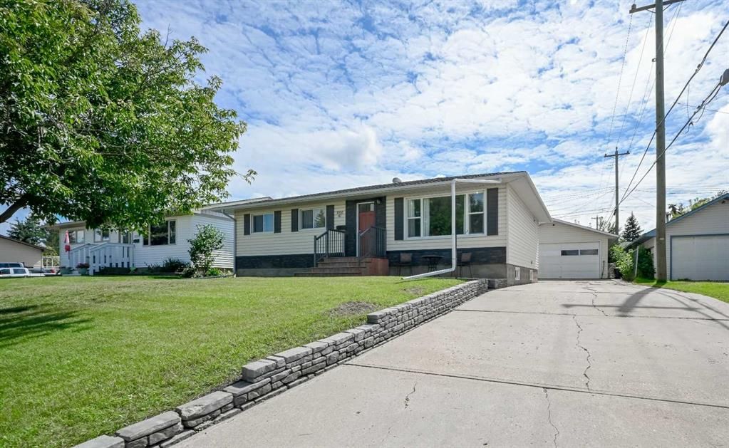9703 87 Avenue  - Photo 2