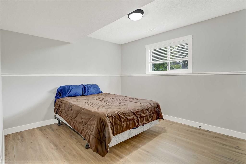 9117 Crystal Lake Drive  - Photo 35