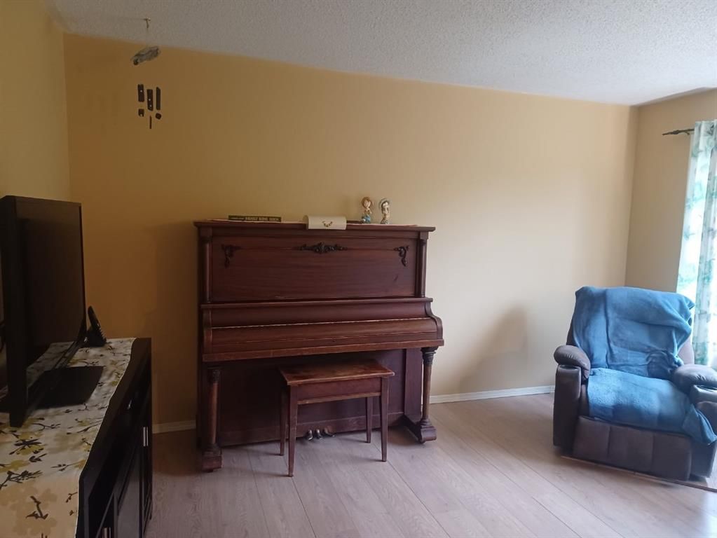 14, 745067 Range Road 55   - Photo 9