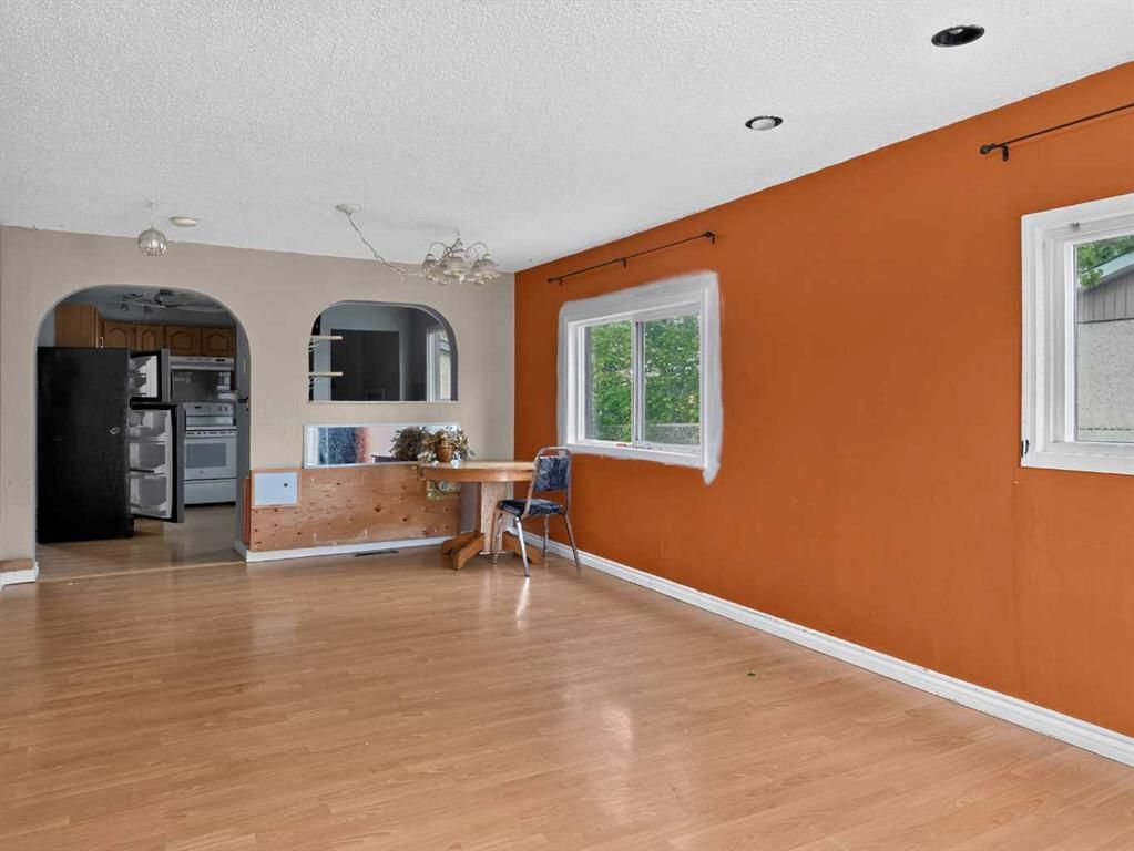 9507 107 Avenue  - Photo 3