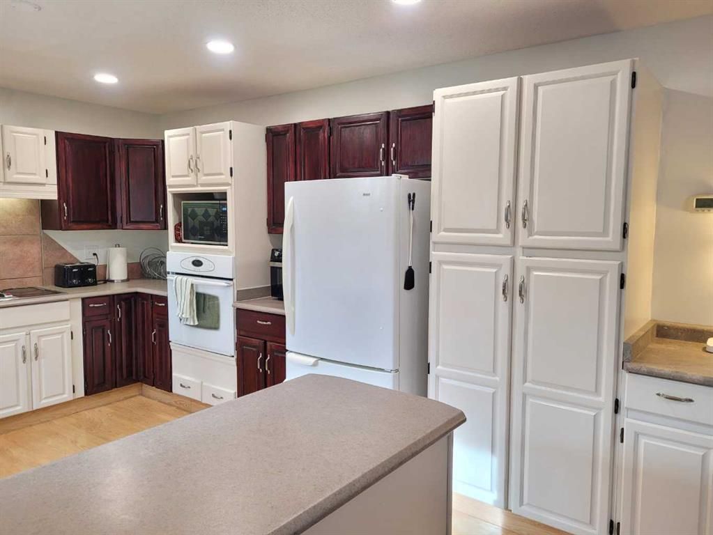 7214 97 Street  - Photo 17