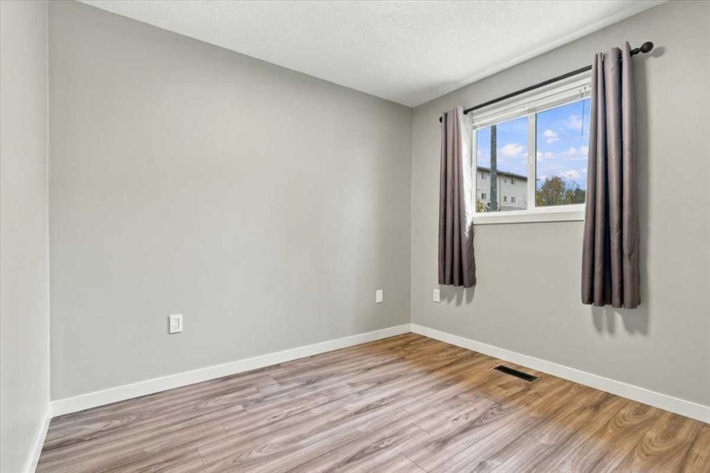 101, 10550 111 Street N - Photo 18