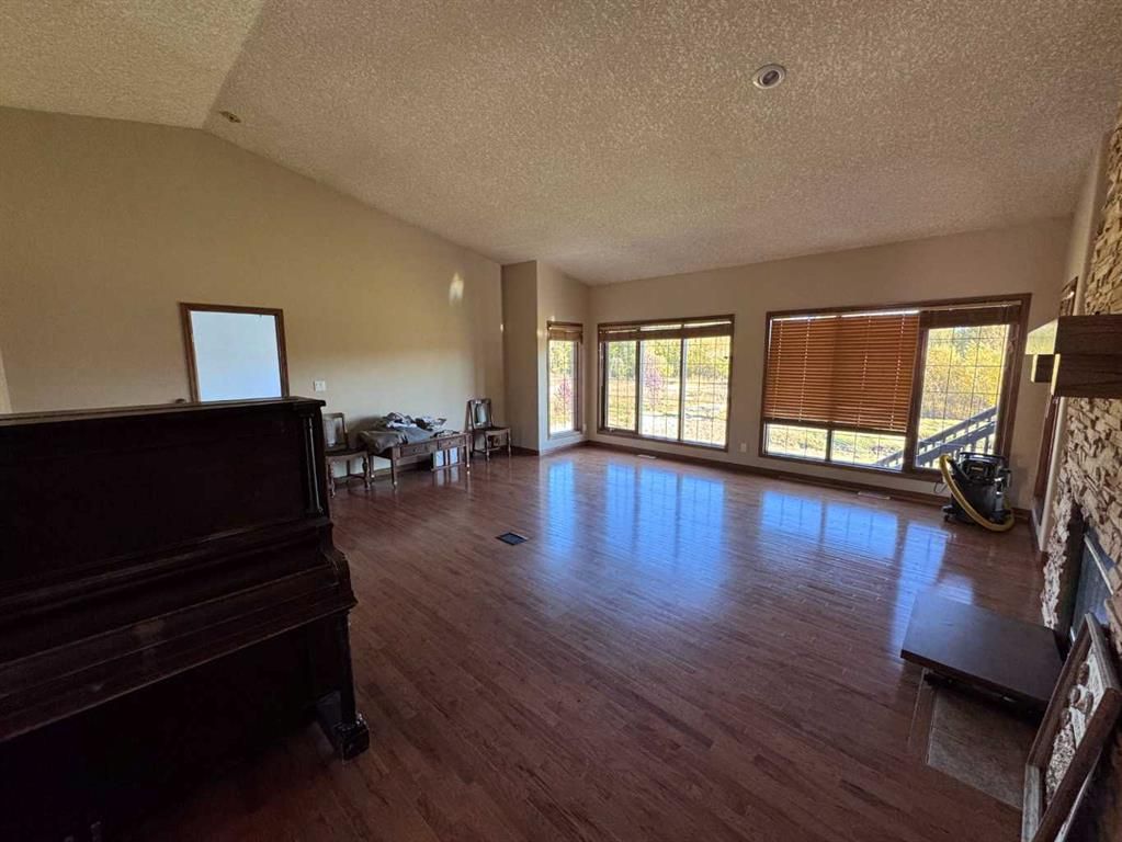 710070 Range Road 65   - Photo 18
