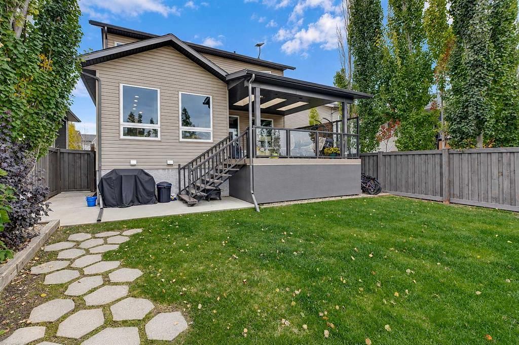 7321 88 Street  - Photo 4