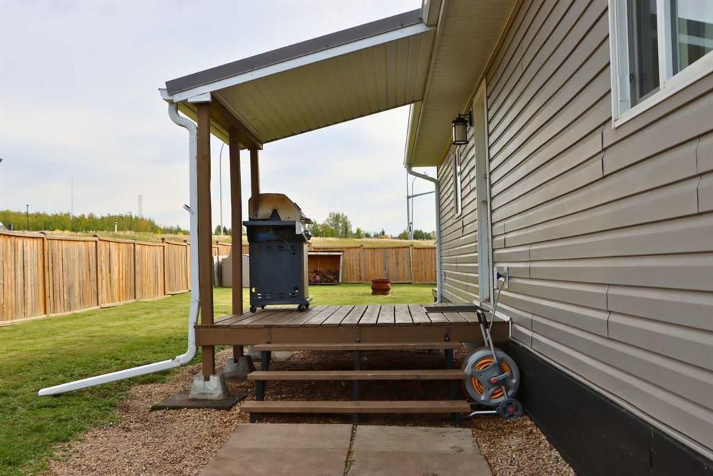 4503 50 Avenue   - Photo 4