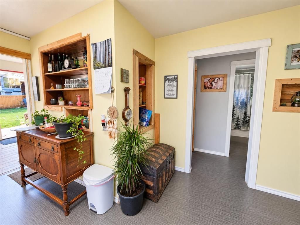 5122 45 Avenue  - Photo 12