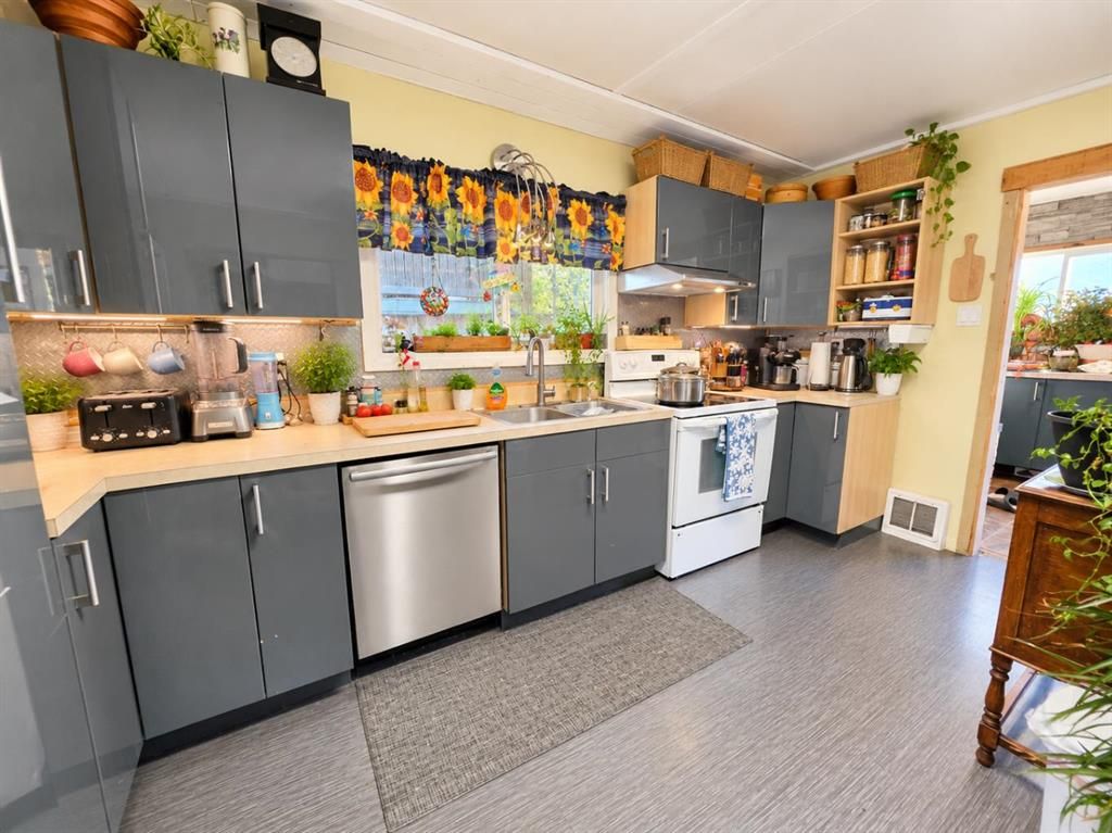 5122 45 Avenue  - Photo 7