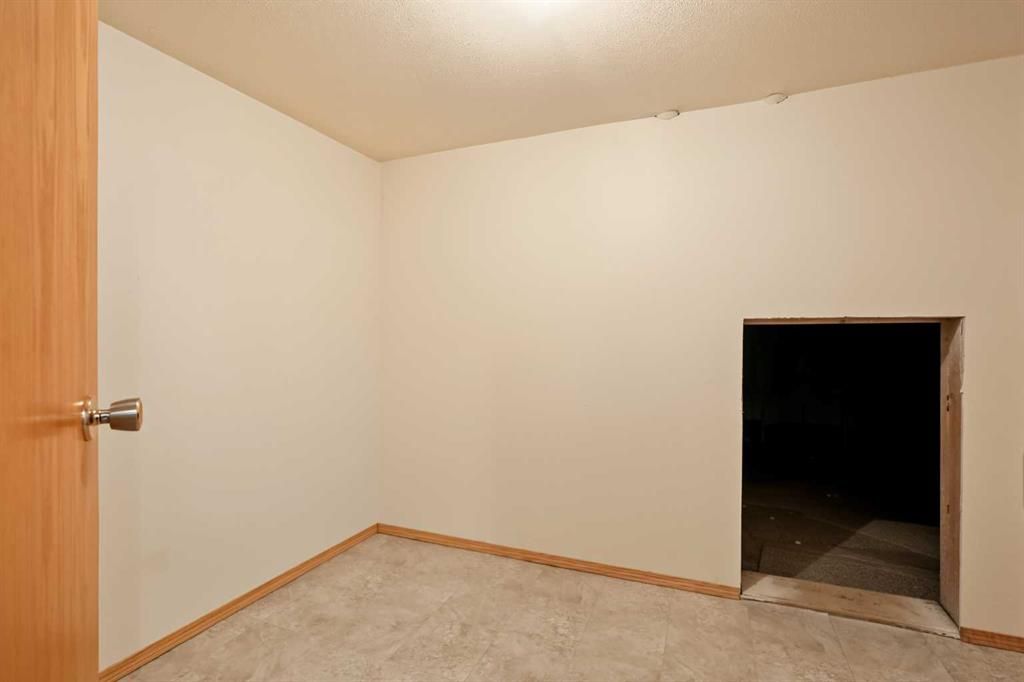 9323 69A Avenue  - Photo 30