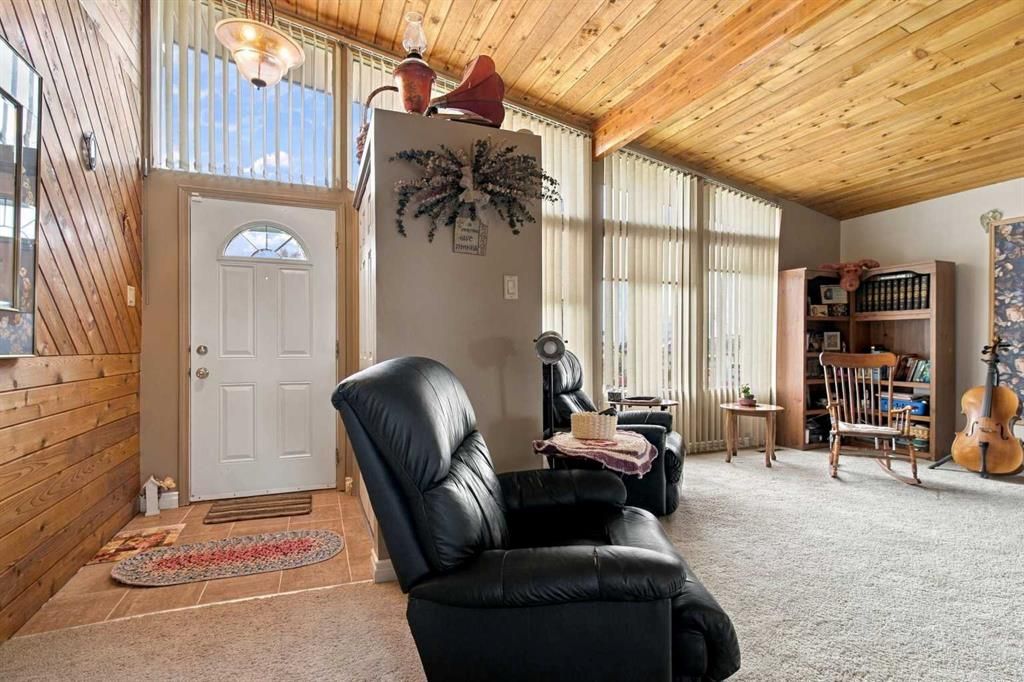 5013 47 Street  - Photo 10