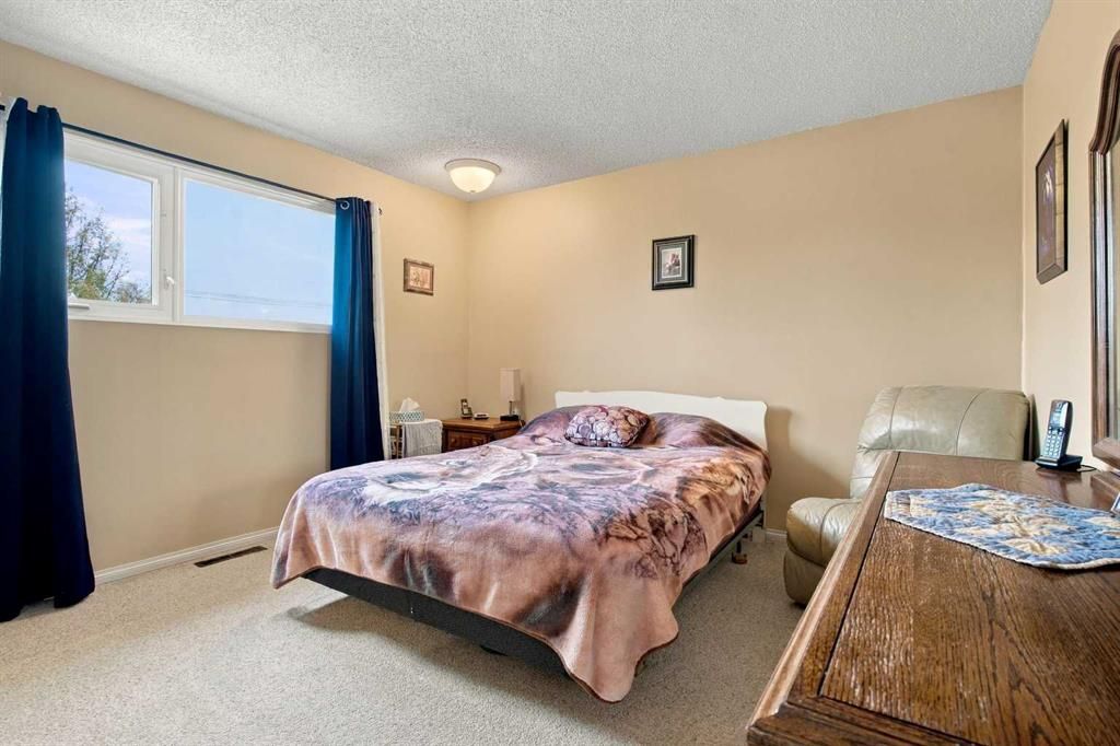 5013 47 Street  - Photo 17