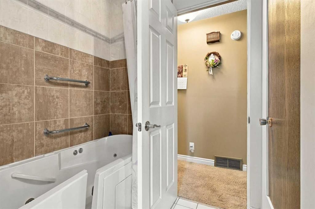 5013 47 Street  - Photo 22