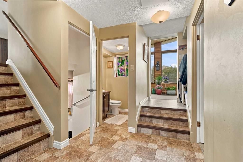 5013 47 Street  - Photo 23