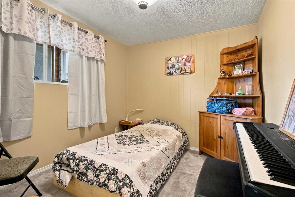 5013 47 Street  - Photo 27